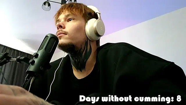 DENIS_HERE live XXX chat