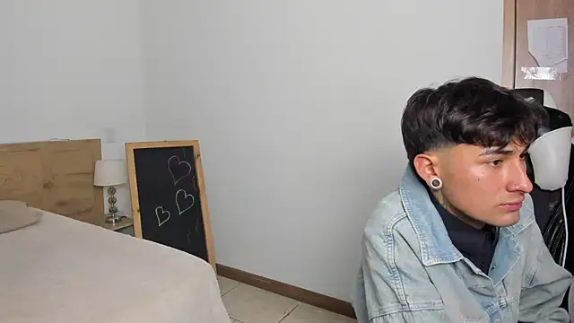 Chatroom XXX en direct de Kenji_n_Rousse