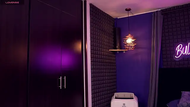 Show modela bull_vixen2001 na web-kameri