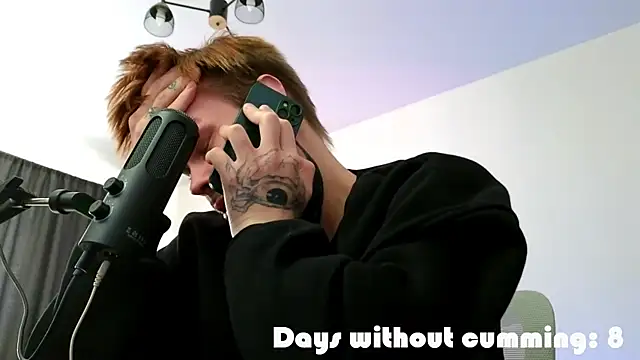 DENIS_HERE 在線直播表演