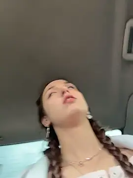 DollyTall Obrolan Langsung XXX