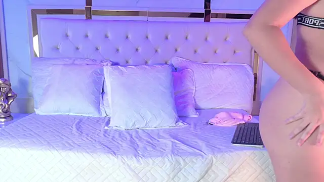 Emaa2_sm's Live XXX Chat