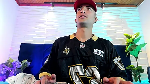 DrakeNeumann élő XXX-chatje