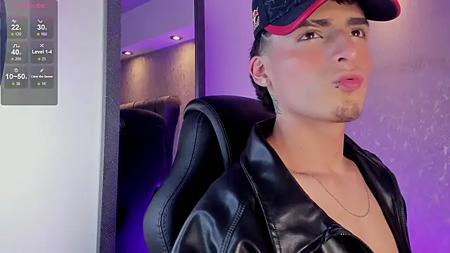 MateoMitchell Adlı Modelin Canlı XXX Sohbeti