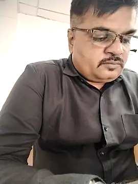 Show modela Desi_Lodo_Gujju_Boy na web-kameri