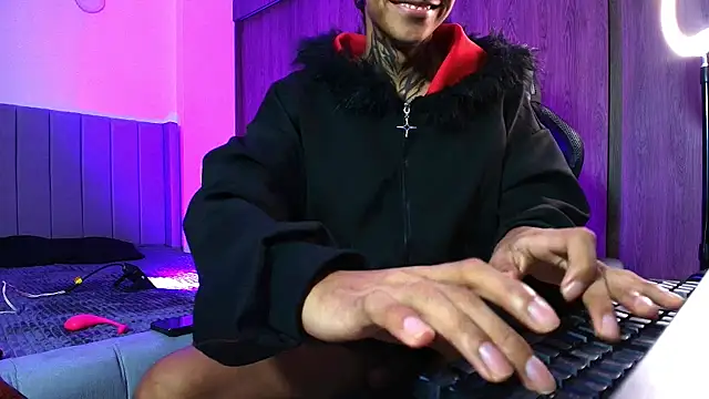 Show modela im_Usuga na web-kameri