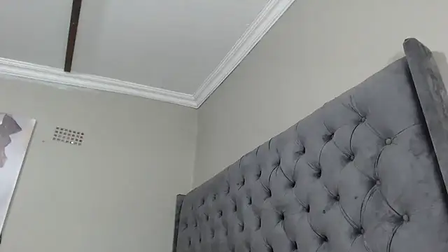 Chat XXX en directo de YummyMelxx