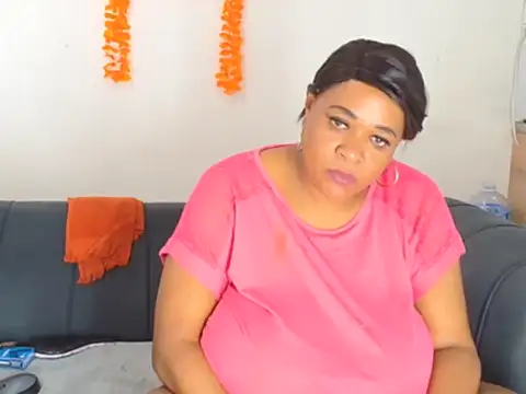 BUSTYQUEEN56_'s Webcam Show