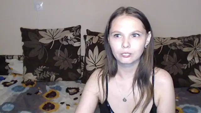 Nika_Shiny élő XXX-chatje