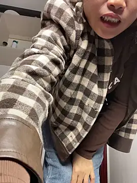 Zuzu-6のウェブカメラショー