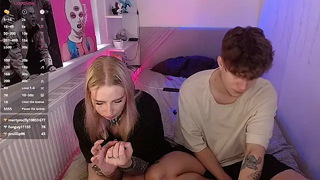 soalice: διαδικτυακό σόου στην κάμερα