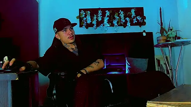 HannibalLester Show Webcam