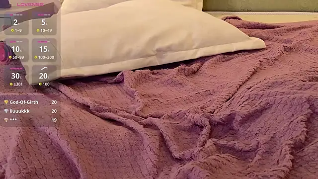 MilkMeSoftlyのライブXXXチャット