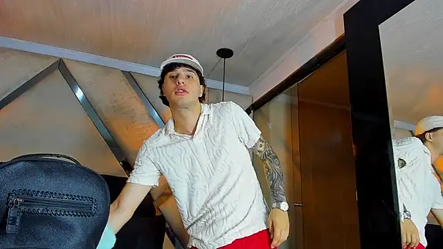 EXCLUSIVE8 élő XXX-chatje