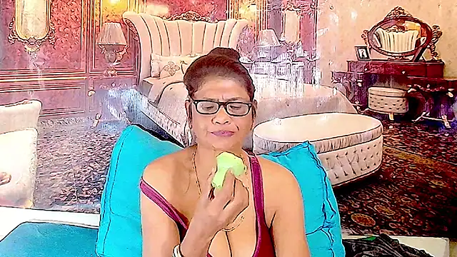 IndianAllureのライブXXXチャット