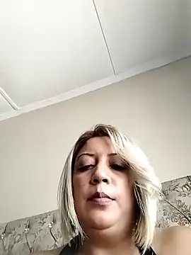 IndianLara Live XXX-chat