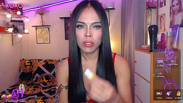 izabella_moore Show Webcam