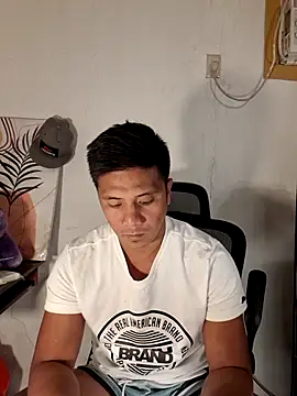 Felix_Asher: διαδικτυακό σόου στην κάμερα