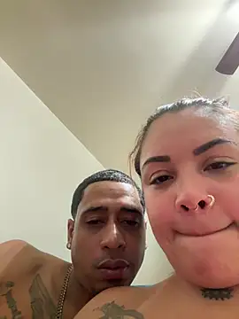 Show modela BEEDEEZEE na web-kameri