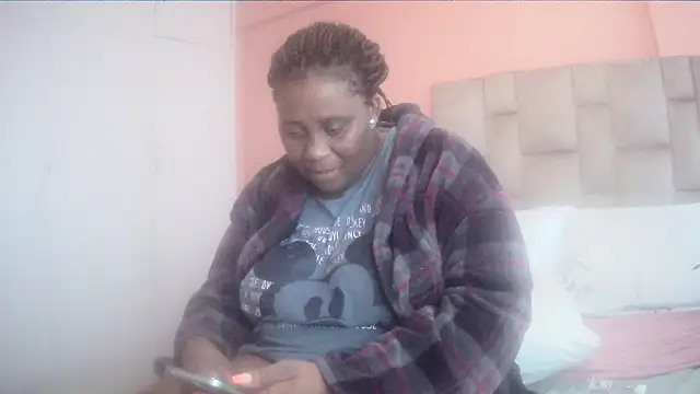 HUGEASSXXXXX Chat XXX live