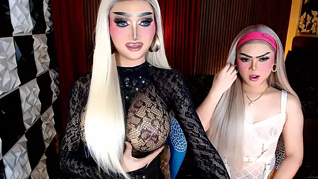 IndestructibleLily – Live XXX-chat