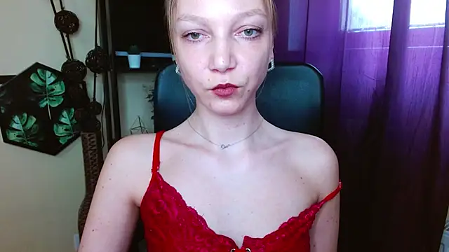 EmillyPlayのライブXXXチャット