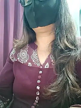 Aishwaryaa_69's Live XXX Chat