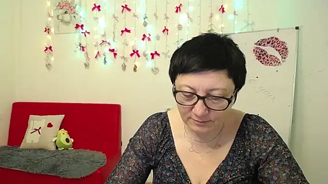 EmilyL0ve's Live XXX Chat