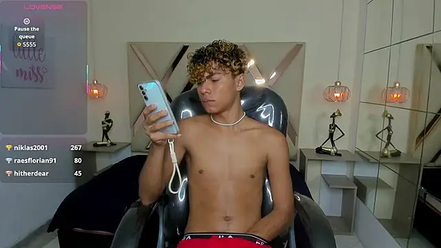 Anyelo_Twink: вебкам-шоу