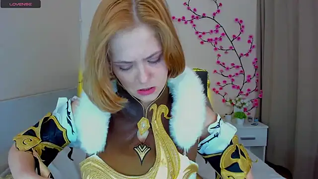 DellaRows' Live XXX Chat