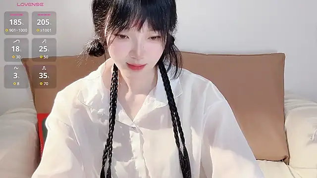 upoo7lt's Live XXX Chat