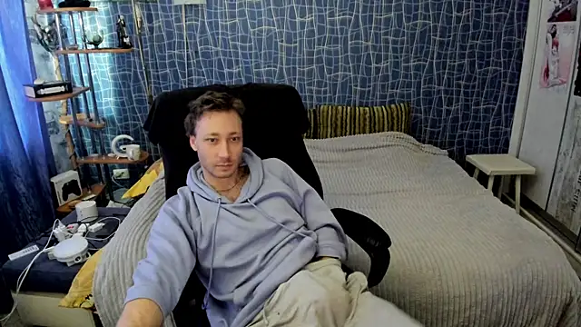 Show modela CuteBoy228 na web-kameri