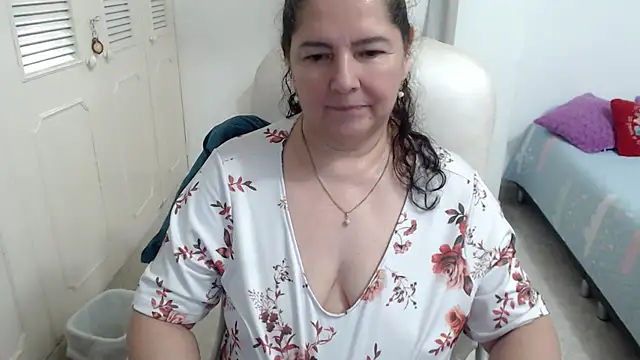 leonela_69's Live XXX Chat