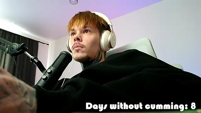 DENIS_HERE's Live XXX Chat