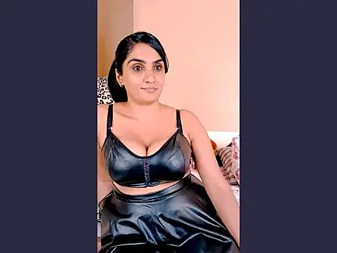 Eroticindian07's Live XXX Chat