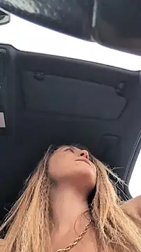 แชท XXX สดของ Risky_girl23_