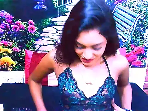 IndianPretty14u2Luv's Live XXX Chat