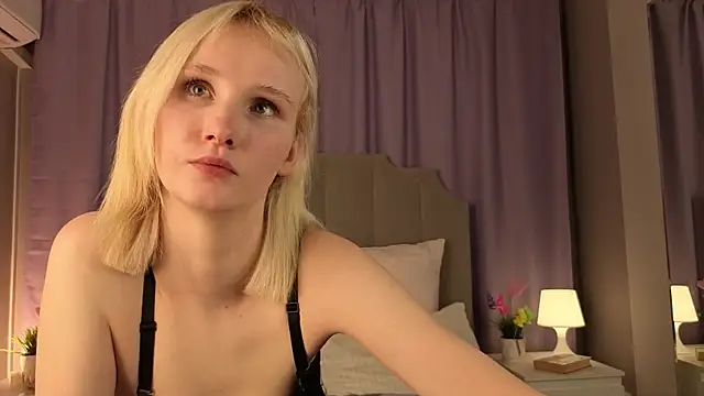 CrystalLili live XXX chat