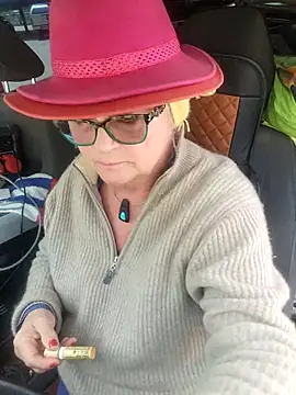 Hot-Muci Live XXX-Chat