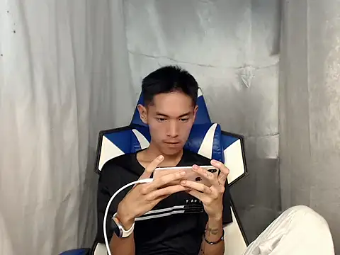 riks_tyler Pertunjukan Webcam