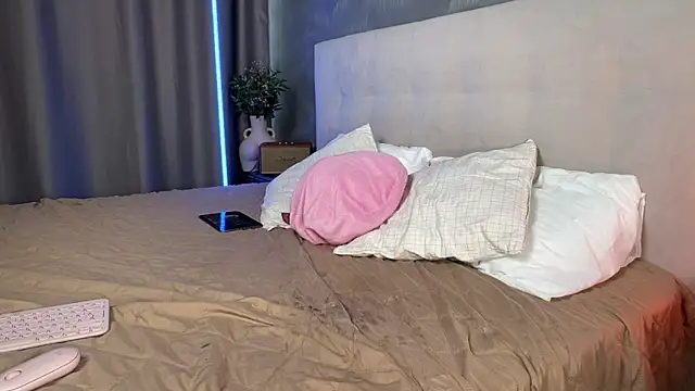 GlossyVixen Adlı Modelin Canlı XXX Sohbeti