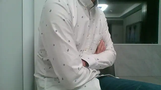 nole_china7: διαδικτυακό σόου στην κάμερα