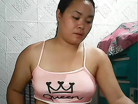 Chat XXX en directo de CreamyPussy4uxx