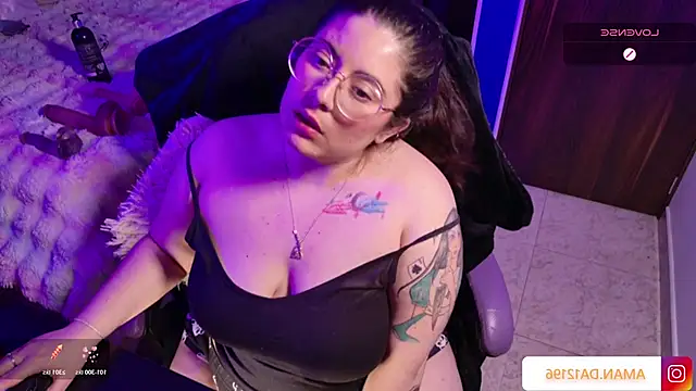 Azamy-12 Adlı Modelin Canlı XXX Sohbeti