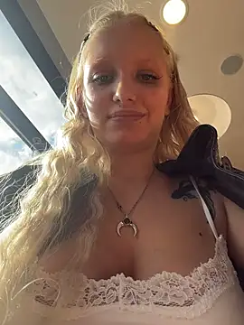 Chat +18 de Mila_NoRules ao vivo