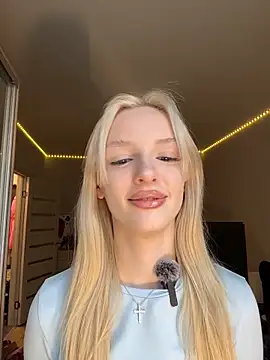 AleksaBlonde's Live XXX Chat