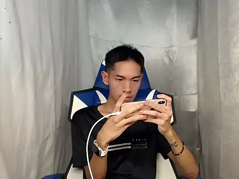 riks_tyler Pertunjukan Webcam