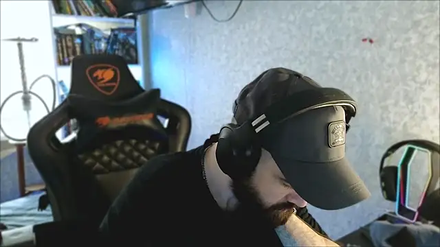 _Mostly_ Adlı Modelin Canlı XXX Sohbeti