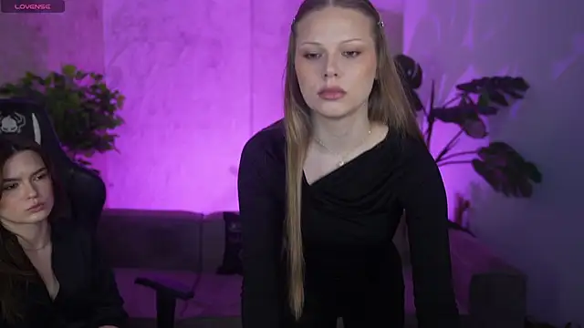 Charlotte_Dreams Adlı Modelin Canlı XXX Sohbeti