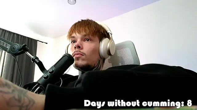 DENIS_HERE's Live XXX Chat